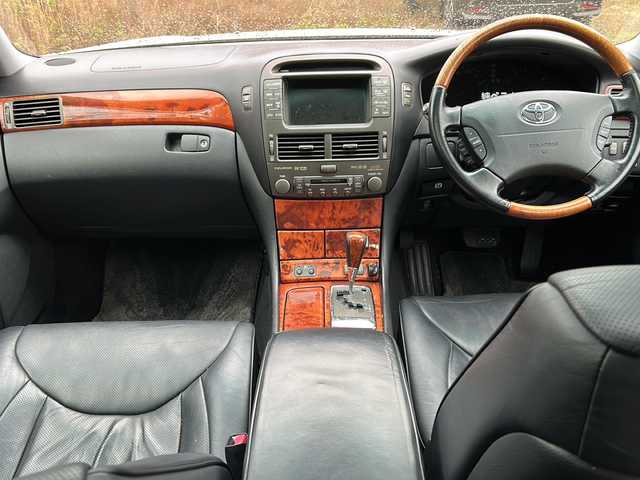 トヨタ セルシオ eR 京都府 2004(平16)年 13.8万km シルキーホワイトパールクリスタルシャイン 〇社外アルミ/〇レザーシート/〇サンルーフ/〇バックカメラ/〇純正ナビ