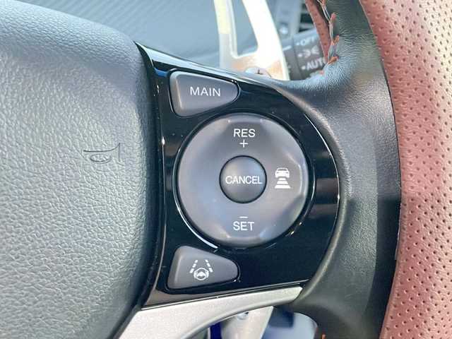 ホンダ ジェイド RS ホンダセンシング 山口県 2018(平30)年 6万km プラチナホワイトパール 純正メモリナビ/Bluetooth/フルセグTV/バックカメラ/LEDヘッドライト/オートライト/レーンキープアシスト/衝突軽減ブレーキ/横滑り防止装置/スマートキー＆プッシュスタート/社外レーダー探知機/社外デジタルインナーミラー/車高調/社外シートカバー/クルーズコントロール/ステアリングスイッチ/ビルトインETC/HDMI入力端子/パドルシフト/保証書・取説/スペアキー1個