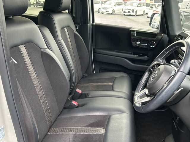ホンダ Ｎ ＢＯＸ カスタム G L ターボ ホンダセンシング 茨城県 2018(平30)年 2.7万km プラチナホワイトパール 純正インターナビ（SD/AM/FM/Bluetooth接続/USB/CD/DVD/TV）/バックカメラ/純正ビルトインETC/スマートキー/クルーズコントロール/ステアリングボタン/充電ソケット/両側パワースライドドア/ハーフレザーシート/純正フロアマット/後側コーナーセンサー/レーンキープアシスト/純正15インチアルミホイール/横滑り防止装置/衝突被害軽減システム