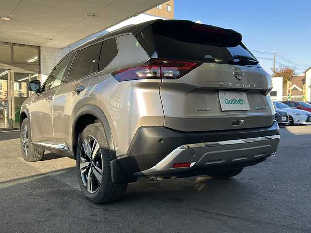 日産 エクストレイル G e－4ORCE 京都府 2024(令6)年 1.7万km ゴールド ワンオーナー　/ナッパ茶革シート　/サンルーフ　/ルーフレール/全方位カメラ　/プロパイロット　/e-Pedal /パーキングアシスト/ダウンヒルアシストコントロール/１２．３インチ純正ディスプレイオーディオナビ　/フルセグTV/Bluetooth/AppleCarPlay/USB接続/置くだけ充電/ＨＵＤ　/禁煙　/デジタルインナーミラー /純正前後ドライブレコーダー/メモリーシート /前席パワーシート/シートヒーター/LEDヘッドライト/オートライト/オートマチックハイビーム/電動リアゲート/純正AW19インチ/Wエアバッグ/カーテンエアバッグ/ETC2.0