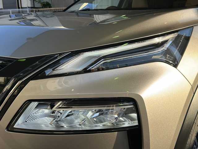 日産 エクストレイル G e－4ORCE 京都府 2024(令6)年 1.7万km ゴールド ワンオーナー　/ナッパ茶革シート　/サンルーフ　/ルーフレール/全方位カメラ　/プロパイロット　/e-Pedal /パーキングアシスト/ダウンヒルアシストコントロール/１２．３インチ純正ディスプレイオーディオナビ　/フルセグTV/Bluetooth/AppleCarPlay/USB接続/置くだけ充電/ＨＵＤ　/禁煙　/デジタルインナーミラー /純正前後ドライブレコーダー/メモリーシート /前席パワーシート/シートヒーター/LEDヘッドライト/オートライト/オートマチックハイビーム/電動リアゲート/純正AW19インチ/Wエアバッグ/カーテンエアバッグ/ETC2.0