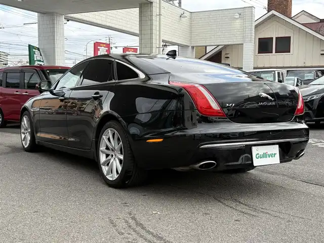 ジャガー ＸＪ プレミアムラグジュアリー 愛知県 2017(平29)年 4.7万km アルティメットブラック 純正ナビ(フルセグ/BT/USB/DVD/CD/AM/FM)/サンルーフ/アラウンドビューモニター/バックカメラ/電動リアゲート/ドライブレコーダー/ETC/レザーシート/パワーシート/シートヒーター/クルーズコントロール/パドルシフト/クリアランスソナー/ABS/横滑り防止装置/盗難防止装置/オートライト/ハンドルヒーター/電動格納式ミラー/パワーウィンドウ/パワーステアリング/純正アルミホイール/保証書/取扱説明書/スマートキー