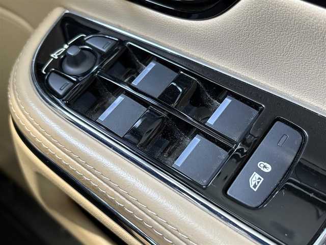 ジャガー ＸＪ プレミアムラグジュアリー 愛知県 2017(平29)年 4.7万km アルティメットブラック 純正ナビ(フルセグ/BT/USB/DVD/CD/AM/FM)/サンルーフ/アラウンドビューモニター/バックカメラ/電動リアゲート/ドライブレコーダー/ETC/レザーシート/パワーシート/シートヒーター/クルーズコントロール/パドルシフト/クリアランスソナー/ABS/横滑り防止装置/盗難防止装置/オートライト/ハンドルヒーター/電動格納式ミラー/パワーウィンドウ/パワーステアリング/純正アルミホイール/保証書/取扱説明書/スマートキー