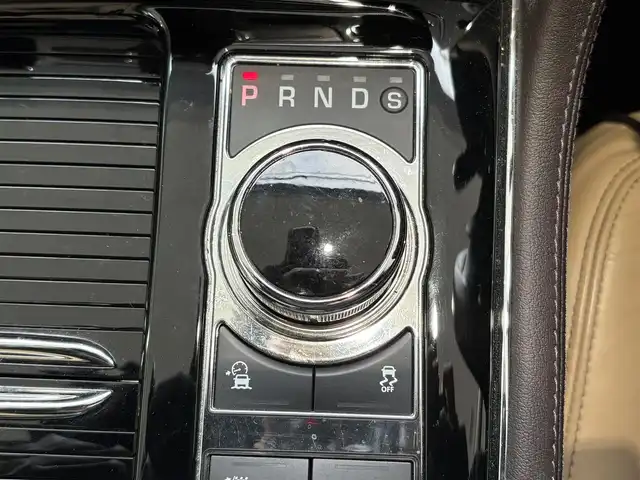 ジャガー ＸＪ プレミアムラグジュアリー 愛知県 2017(平29)年 4.7万km アルティメットブラック 純正ナビ(フルセグ/BT/USB/DVD/CD/AM/FM)/サンルーフ/アラウンドビューモニター/バックカメラ/電動リアゲート/ドライブレコーダー/ETC/レザーシート/パワーシート/シートヒーター/クルーズコントロール/パドルシフト/クリアランスソナー/ABS/横滑り防止装置/盗難防止装置/オートライト/ハンドルヒーター/電動格納式ミラー/パワーウィンドウ/パワーステアリング/純正アルミホイール/保証書/取扱説明書/スマートキー