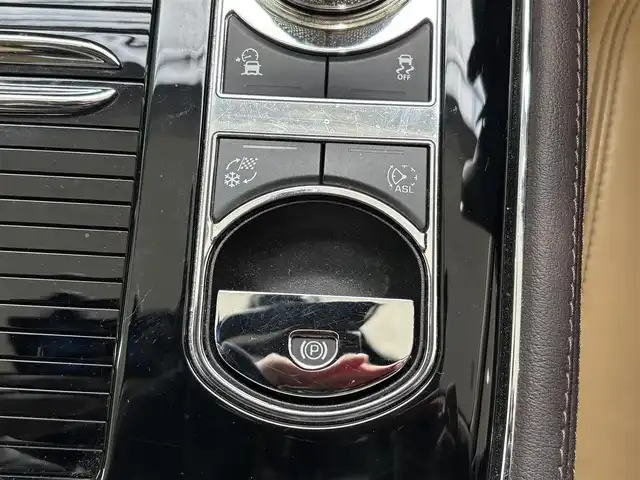 ジャガー ＸＪ プレミアムラグジュアリー 愛知県 2017(平29)年 4.7万km アルティメットブラック 純正ナビ(フルセグ/BT/USB/DVD/CD/AM/FM)/サンルーフ/アラウンドビューモニター/バックカメラ/電動リアゲート/ドライブレコーダー/ETC/レザーシート/パワーシート/シートヒーター/クルーズコントロール/パドルシフト/クリアランスソナー/ABS/横滑り防止装置/盗難防止装置/オートライト/ハンドルヒーター/電動格納式ミラー/パワーウィンドウ/パワーステアリング/純正アルミホイール/保証書/取扱説明書/スマートキー