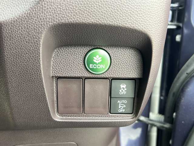 ホンダ Ｎ ＯＮＥ プレミアム 富山県 2015(平27)年 0.6万km プレミアムブルームーンパール 純正ナビ(ＡＭ、ＦＭ、ＢｌｕｅｔｏｏｔｈＡｕｄｉｏ、ＣＤ、ＤＶＤ)/(VXM-164VFi)　/スタッドレスタイヤＡＷセット　/バックカメラ　/スペアキー　/純正ビルトインＥＴＣ　/純正アルミ　/オートライト　/オートエアコン　/ワンセグＴＶ　/取扱説明書/保証書/記録簿/ナビ取扱説明書