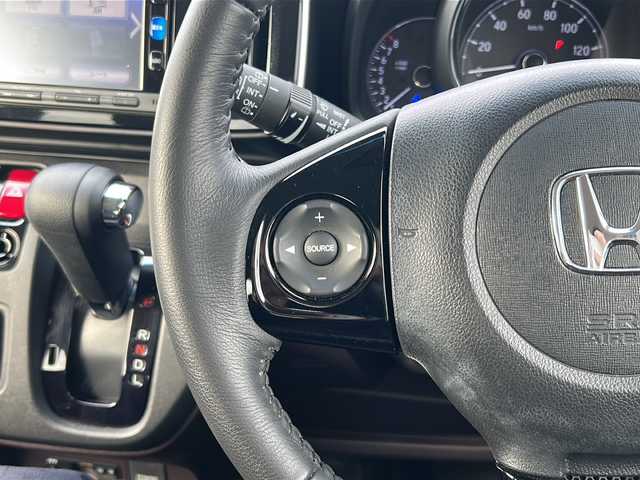 ホンダ Ｎ ＯＮＥ プレミアム 富山県 2015(平27)年 0.6万km プレミアムブルームーンパール 純正ナビ(ＡＭ、ＦＭ、ＢｌｕｅｔｏｏｔｈＡｕｄｉｏ、ＣＤ、ＤＶＤ)/(VXM-164VFi)　/スタッドレスタイヤＡＷセット　/バックカメラ　/スペアキー　/純正ビルトインＥＴＣ　/純正アルミ　/オートライト　/オートエアコン　/ワンセグＴＶ　/取扱説明書/保証書/記録簿/ナビ取扱説明書
