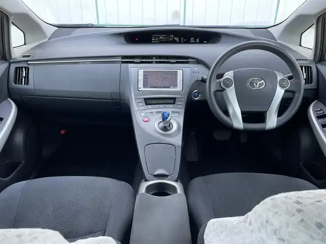 トヨタ プリウス S 山梨県 2012(平24)年 15万km シルバーM 純正ナビ（NSCP-W62）/CD/FM/AM/TV/Bluetooth/バックカメラ/ETC/フォグランプ/コーナーセンサー/スペアキー/純正ホイールキャップ付き夏タイヤ積載（195/65/R15）/社外15インチアルミホイール/ドアバイザー/ウィンカーミラー/スマートキー/プッシュスタート/ステアリングスイッチ/取扱説明書