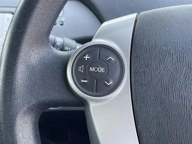 トヨタ プリウス S 山梨県 2012(平24)年 15万km シルバーM 純正ナビ（NSCP-W62）/CD/FM/AM/TV/Bluetooth/バックカメラ/ETC/フォグランプ/コーナーセンサー/スペアキー/純正ホイールキャップ付き夏タイヤ積載（195/65/R15）/社外15インチアルミホイール/ドアバイザー/ウィンカーミラー/スマートキー/プッシュスタート/ステアリングスイッチ/取扱説明書