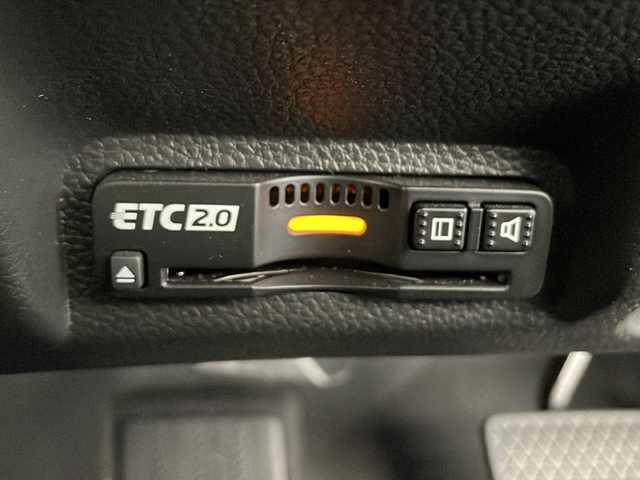 ホンダ ヴェゼル ハイブリッド e:HEV Z 千葉県 2021(令3)年 2.9万km プラチナホワイトパール ホンダセンシング/衝突軽減ブレーキ/レーンキープアシスト/レーダークルーズコントロール/アダプティブヘッドライト/クリアランスソナー/ブラインドスポットモニター/後退出庫サポート/踏み間違い防止/純正9インチメモリナビ(LXM-242ZFNi)/フルセグ/BT/USB/カープレイ/バックカメラ/ステアリングスイッチ/ステアリングヒーター/パドルシフト/純正ドライブレコーダー/ETC2.0/ワイヤレス充電/電動パーキングブレーキ/ハンズフリーアクセスパワーテールゲート/ハーフレザーシート/シートヒーター(D/N席)/スマートキー/スペアキー/プッシュスタート/LEDヘッドライト/オートライト