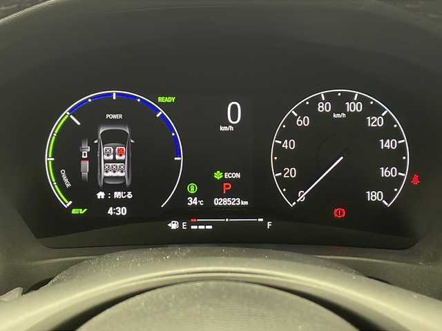 ホンダ ヴェゼル ハイブリッド e:HEV Z 千葉県 2021(令3)年 2.9万km プラチナホワイトパール ホンダセンシング/衝突軽減ブレーキ/レーンキープアシスト/レーダークルーズコントロール/アダプティブヘッドライト/クリアランスソナー/ブラインドスポットモニター/後退出庫サポート/踏み間違い防止/純正9インチメモリナビ(LXM-242ZFNi)/フルセグ/BT/USB/カープレイ/バックカメラ/ステアリングスイッチ/ステアリングヒーター/パドルシフト/純正ドライブレコーダー/ETC2.0/ワイヤレス充電/電動パーキングブレーキ/ハンズフリーアクセスパワーテールゲート/ハーフレザーシート/シートヒーター(D/N席)/スマートキー/スペアキー/プッシュスタート/LEDヘッドライト/オートライト