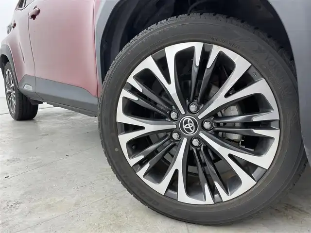 トヨタ ヤリスクロス ハイブリッド Z 福岡県 2020(令2)年 5.3万km ブラックマイカ/センシュアルレッドマイカ 純正８型ＤＡナビ（フルセグＴＶ）　/全方位カメラ　/３６０°ドラレコ　/ビルトインＥＴＣ　/ＡＣＣ　/コーナーセンサー　/衝突被害軽減ブレーキ　/レーンキープ　/ＢＳＭ　/ＲＣＴＡ　/ハーフレザー　/シートヒーター　/ＬＥＤ