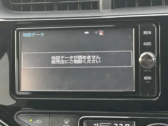 トヨタ アクア S スタイルブラック 岡山県 2017(平29)年 7.5万km ブラックマイカ 登録時走行距離74814km/純正ディーラーナビ　/(AM.FM.TV.CD.DVD.BT)/バックカメラ　/ETC　/衝突軽減ブレーキ　/ドライブレコーダー/レーンキープアシスト　/横滑り防止装置　/シートヒーター(D+N席)　/オートマチックハイビーム　/盗難防止装置　/アイドリングストップ/プッシュスタート　/LEDヘッドライト/純正フロアマット