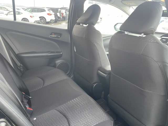 トヨタ プリウス A 道東・釧路十勝 2016(平28)年 12.9万km アティチュードブラックマイカ ・４WD/・寒冷地仕様/・純正SDメモリナビ/（CD・DVD・BT・SD・ラジオ・フルセグ）/・バックカメラ/・スマートキー/・プッシュスタート/・ブラインドスポットモニター/・インテリジェントパーキングアシスト/・プリクラッシュセーフティ/・レーンキープアシスト/・ヘッドアップディスプレイ/・オートライト/・オートマチックハイビーム/・ドアバイザー/・フロアマット/・ステアリングスイッチ/・電動格納ミラー/・横滑り防止装置/・フォグライト