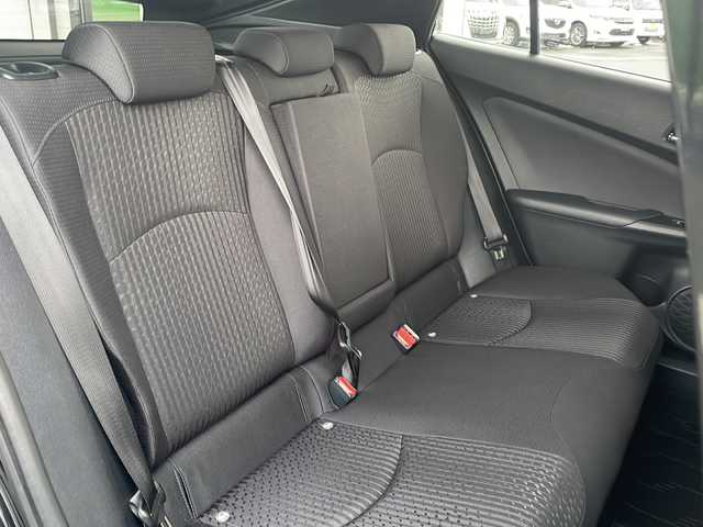 トヨタ プリウス A 道東・釧路十勝 2016(平28)年 12.9万km アティチュードブラックマイカ ・４WD/・寒冷地仕様/・純正SDメモリナビ/（CD・DVD・BT・SD・ラジオ・フルセグ）/・バックカメラ/・スマートキー/・プッシュスタート/・ブラインドスポットモニター/・インテリジェントパーキングアシスト/・プリクラッシュセーフティ/・レーンキープアシスト/・ヘッドアップディスプレイ/・オートライト/・オートマチックハイビーム/・ドアバイザー/・フロアマット/・ステアリングスイッチ/・電動格納ミラー/・横滑り防止装置/・フォグライト