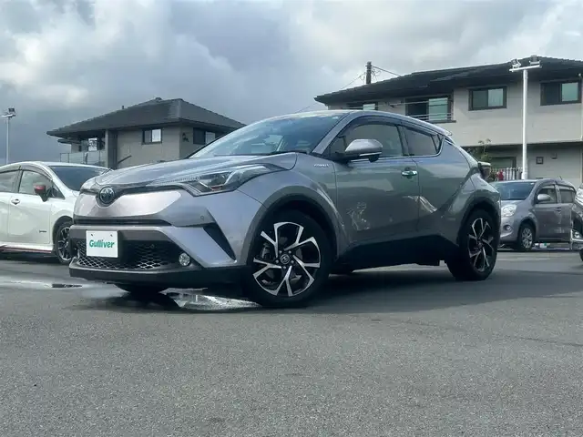 トヨタ Ｃ－ＨＲ G LEDエディション 静岡県 2017(平29)年 5.1万km シルバー エンジンスタートボタン/パワーステアリング/パワーウィンドウ/オートエアコン/スマートキー/スペアキー/クルーズコントロール/ETC/バックカメラ/純正ナビ（CD/DVD/BT/フルセグ）/純正ドライブレコーダー/純正フロアマット/純正アルミホイール/D席N席シートヒーター/ABS/コーナーセンサー前後/レーンキープアシスト/オートライト/オートマチックハイビーム/LEDヘッドライト/W＋サイドエアバック/カーテンエアバック/ドアバイザー