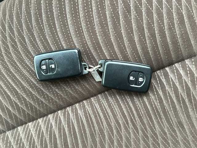 トヨタ アクア G 静岡県 2014(平26)年 4.9万km ディープアメジストマイカメタリック 純正ナビ/ワンセグTV/純正CD/Bluetooth/バックカメラ/オートライト/スマートキー/スペアキー/純正15インチAW