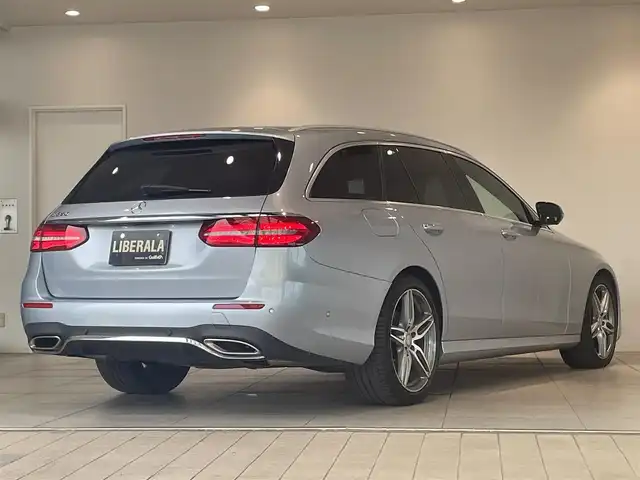 メルセデス・ベンツ Ｅ２５０ SW AVG スポーツ 本革 愛知県 2017(平29)年 6.4万km ダイヤモンドシルバー ＡＭＧラインＰＫＧ　/レザーＥＸＣ　/ＨＵＤ　/Ｂｕｒｍｅｓｔｅｒサウンド　/ＣＯＭＭＡＮＤナビ　/Ｂｌｕｅｔｏｏｔｈ　/フルセグＴＶ　/３６０度カメラ/ＡＣＣ　/ＬＫＡ　/ＬＤＷ　/ＢＳＭ　/ＥＴＣ　/アンビエントライト/パワーバックドア/プッシュスタート/アイドリングストップ/ウィンカーミラー