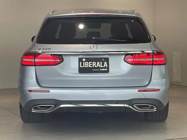 メルセデス・ベンツ Ｅ２５０ SW AVG スポーツ 本革 愛知県 2017(平29)年 6.4万km ダイヤモンドシルバー ＡＭＧラインＰＫＧ　/レザーＥＸＣ　/ＨＵＤ　/Ｂｕｒｍｅｓｔｅｒサウンド　/ＣＯＭＭＡＮＤナビ　/Ｂｌｕｅｔｏｏｔｈ　/フルセグＴＶ　/３６０度カメラ/ＡＣＣ　/ＬＫＡ　/ＬＤＷ　/ＢＳＭ　/ＥＴＣ　/アンビエントライト/パワーバックドア/プッシュスタート/アイドリングストップ/ウィンカーミラー