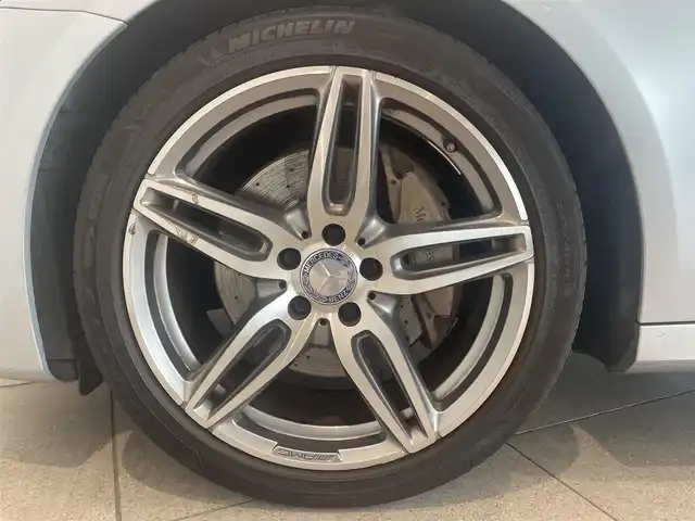メルセデス・ベンツ Ｅ２５０ SW AVG スポーツ 本革 愛知県 2017(平29)年 6.4万km ダイヤモンドシルバー ＡＭＧラインＰＫＧ　/レザーＥＸＣ　/ＨＵＤ　/Ｂｕｒｍｅｓｔｅｒサウンド　/ＣＯＭＭＡＮＤナビ　/Ｂｌｕｅｔｏｏｔｈ　/フルセグＴＶ　/３６０度カメラ/ＡＣＣ　/ＬＫＡ　/ＬＤＷ　/ＢＳＭ　/ＥＴＣ　/アンビエントライト/パワーバックドア/プッシュスタート/アイドリングストップ/ウィンカーミラー