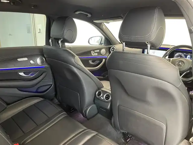メルセデス・ベンツ Ｅ２５０ SW AVG スポーツ 本革 愛知県 2017(平29)年 6.4万km ダイヤモンドシルバー ＡＭＧラインＰＫＧ　/レザーＥＸＣ　/ＨＵＤ　/Ｂｕｒｍｅｓｔｅｒサウンド　/ＣＯＭＭＡＮＤナビ　/Ｂｌｕｅｔｏｏｔｈ　/フルセグＴＶ　/３６０度カメラ/ＡＣＣ　/ＬＫＡ　/ＬＤＷ　/ＢＳＭ　/ＥＴＣ　/アンビエントライト/パワーバックドア/プッシュスタート/アイドリングストップ/ウィンカーミラー