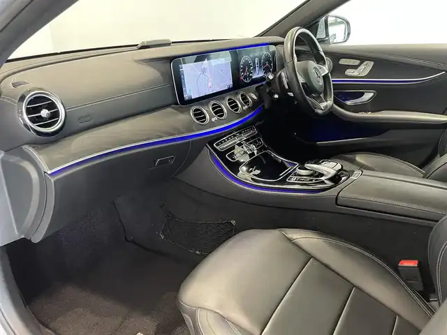 メルセデス・ベンツ Ｅ２５０ SW AVG スポーツ 本革 愛知県 2017(平29)年 6.4万km ダイヤモンドシルバー ＡＭＧラインＰＫＧ　/レザーＥＸＣ　/ＨＵＤ　/Ｂｕｒｍｅｓｔｅｒサウンド　/ＣＯＭＭＡＮＤナビ　/Ｂｌｕｅｔｏｏｔｈ　/フルセグＴＶ　/３６０度カメラ/ＡＣＣ　/ＬＫＡ　/ＬＤＷ　/ＢＳＭ　/ＥＴＣ　/アンビエントライト/パワーバックドア/プッシュスタート/アイドリングストップ/ウィンカーミラー