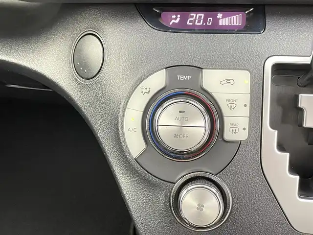 トヨタ シエンタ G 千葉県 2021(令3)年 2万km ホワイトパールクリスタルシャイン トヨタセーフティセンス/・プリクラッシュセーフティ/・レーンディパーチャーアラート/・クリアランスソナー/・先行車発進お知らせ/純正9インチSDナビ/CD MSV BT フルセグ/全方位カメラ/両側パワースライドドア/LEDオートライト/前席シートヒーター/ステアリングヒーター/革巻きステアリング/ステアリングスイッチ/ドアバイザー/純正フロアマット/プッシュスタート/スマートキー/ビルトインETC