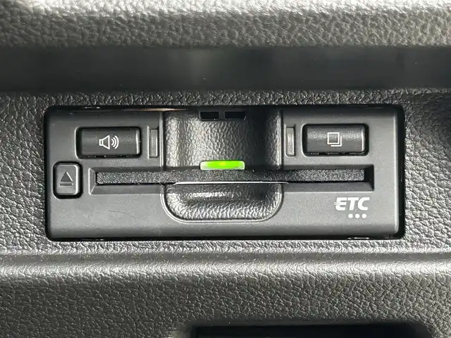 スズキ スペーシア カスタム HYBRID XS 大阪府 2024(令6)年 0.3万km ピュアホワイトP 禁煙車/スズキセーフティサポート/・デュアルセンサーブレーキサポート/・誤発進抑制機能/・車線逸脱警報/・アダプティブクルーズコントロール/・ブラインドスポットモニタリング/・リアビューカメラ/両側パワースライドドア/スズキコネクトナビ/アラウンドビューモニター/LEDオートライト/ハーフレザーシート/シートヒーター/純正15インチアルミホイール/アイドリングストップ/USBポート/プッシュスタート/スマートキー