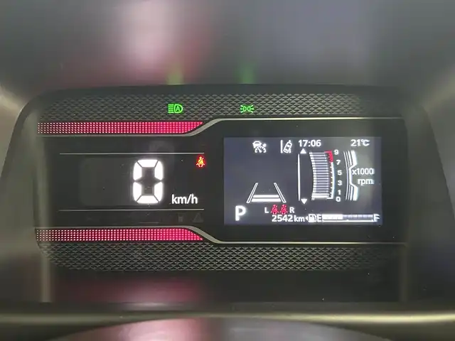 スズキ スペーシア カスタム HYBRID XS 大阪府 2024(令6)年 0.3万km ピュアホワイトP 禁煙車/スズキセーフティサポート/・デュアルセンサーブレーキサポート/・誤発進抑制機能/・車線逸脱警報/・アダプティブクルーズコントロール/・ブラインドスポットモニタリング/・リアビューカメラ/両側パワースライドドア/スズキコネクトナビ/アラウンドビューモニター/LEDオートライト/ハーフレザーシート/シートヒーター/純正15インチアルミホイール/アイドリングストップ/USBポート/プッシュスタート/スマートキー