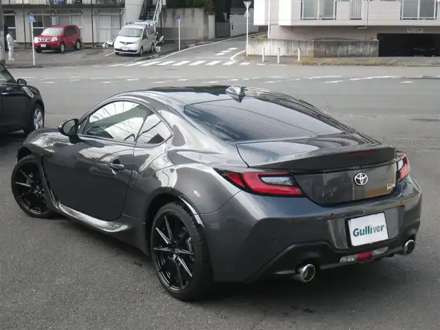 トヨタ ＧＲ８６ RZ 神奈川県 2023(令5)年 0.8万km マグネタイトグレーメタリック 6速MT/アイサイトコアテクノロジー/・プリクラッシュセーフティ/・車線逸脱警報/・ふらつき警報/・先行車発進お知らせ機能/・追従機能付クルーズコントロール/・クリアランスソナー/ワンオーナー/登録時7652km/純正9インチナビ　フルセグTV/（Bluetooth/DVD再生可/HDMI/USB/SD/レコーダーリンク）/バックカメラ/後側方警戒支援システム/GRドアスタビライザー/GRエアロスタビライングカバー/ドアミラーオートシステム/ハーフレザーシート/シートヒーター/LEDヘッドランプ/ハイビームアシスト/純正ドライブレコーダー/純正LEDルームランプ/純正2.0ETC/スマートキーx2/取説書/保証書/点検記録（全てトヨタディーラーで実施）/　R6/11  R7/10