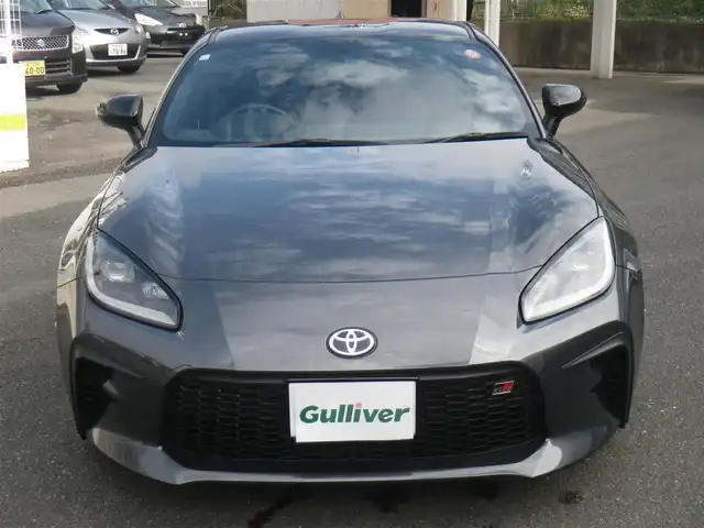 トヨタ ＧＲ８６ RZ 神奈川県 2023(令5)年 0.8万km マグネタイトグレーメタリック 6速MT/アイサイトコアテクノロジー/・プリクラッシュセーフティ/・車線逸脱警報/・ふらつき警報/・先行車発進お知らせ機能/・追従機能付クルーズコントロール/・クリアランスソナー/ワンオーナー/登録時7652km/純正9インチナビ　フルセグTV/（Bluetooth/DVD再生可/HDMI/USB/SD/レコーダーリンク）/バックカメラ/後側方警戒支援システム/GRドアスタビライザー/GRエアロスタビライングカバー/ドアミラーオートシステム/ハーフレザーシート/シートヒーター/LEDヘッドランプ/ハイビームアシスト/純正ドライブレコーダー/純正LEDルームランプ/純正2.0ETC/スマートキーx2/取説書/保証書/点検記録（全てトヨタディーラーで実施）/　R6/11  R7/10