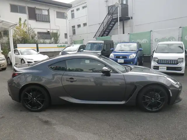 トヨタ ＧＲ８６ RZ 神奈川県 2023(令5)年 0.8万km マグネタイトグレーメタリック 6速MT/アイサイトコアテクノロジー/・プリクラッシュセーフティ/・車線逸脱警報/・ふらつき警報/・先行車発進お知らせ機能/・追従機能付クルーズコントロール/・クリアランスソナー/ワンオーナー/登録時7652km/純正9インチナビ　フルセグTV/（Bluetooth/DVD再生可/HDMI/USB/SD/レコーダーリンク）/バックカメラ/後側方警戒支援システム/GRドアスタビライザー/GRエアロスタビライングカバー/ドアミラーオートシステム/ハーフレザーシート/シートヒーター/LEDヘッドランプ/ハイビームアシスト/純正ドライブレコーダー/純正LEDルームランプ/純正2.0ETC/スマートキーx2/取説書/保証書/点検記録（全てトヨタディーラーで実施）/　R6/11  R7/10