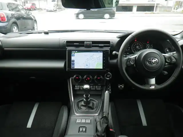 トヨタ ＧＲ８６ RZ 神奈川県 2023(令5)年 0.8万km マグネタイトグレーメタリック 6速MT/アイサイトコアテクノロジー/・プリクラッシュセーフティ/・車線逸脱警報/・ふらつき警報/・先行車発進お知らせ機能/・追従機能付クルーズコントロール/・クリアランスソナー/ワンオーナー/登録時7652km/純正9インチナビ　フルセグTV/（Bluetooth/DVD再生可/HDMI/USB/SD/レコーダーリンク）/バックカメラ/後側方警戒支援システム/GRドアスタビライザー/GRエアロスタビライングカバー/ドアミラーオートシステム/ハーフレザーシート/シートヒーター/LEDヘッドランプ/ハイビームアシスト/純正ドライブレコーダー/純正LEDルームランプ/純正2.0ETC/スマートキーx2/取説書/保証書/点検記録（全てトヨタディーラーで実施）/　R6/11  R7/10