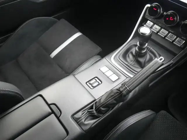 トヨタ ＧＲ８６ RZ 神奈川県 2023(令5)年 0.8万km マグネタイトグレーメタリック 6速MT/アイサイトコアテクノロジー/・プリクラッシュセーフティ/・車線逸脱警報/・ふらつき警報/・先行車発進お知らせ機能/・追従機能付クルーズコントロール/・クリアランスソナー/ワンオーナー/登録時7652km/純正9インチナビ　フルセグTV/（Bluetooth/DVD再生可/HDMI/USB/SD/レコーダーリンク）/バックカメラ/後側方警戒支援システム/GRドアスタビライザー/GRエアロスタビライングカバー/ドアミラーオートシステム/ハーフレザーシート/シートヒーター/LEDヘッドランプ/ハイビームアシスト/純正ドライブレコーダー/純正LEDルームランプ/純正2.0ETC/スマートキーx2/取説書/保証書/点検記録（全てトヨタディーラーで実施）/　R6/11  R7/10