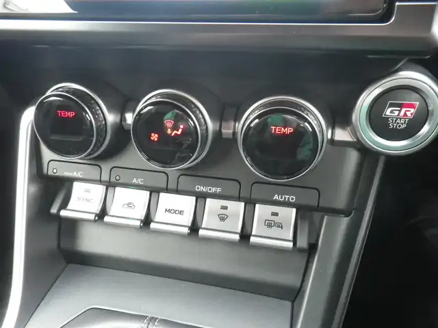 トヨタ ＧＲ８６ RZ 神奈川県 2023(令5)年 0.8万km マグネタイトグレーメタリック 6速MT/アイサイトコアテクノロジー/・プリクラッシュセーフティ/・車線逸脱警報/・ふらつき警報/・先行車発進お知らせ機能/・追従機能付クルーズコントロール/・クリアランスソナー/ワンオーナー/登録時7652km/純正9インチナビ　フルセグTV/（Bluetooth/DVD再生可/HDMI/USB/SD/レコーダーリンク）/バックカメラ/後側方警戒支援システム/GRドアスタビライザー/GRエアロスタビライングカバー/ドアミラーオートシステム/ハーフレザーシート/シートヒーター/LEDヘッドランプ/ハイビームアシスト/純正ドライブレコーダー/純正LEDルームランプ/純正2.0ETC/スマートキーx2/取説書/保証書/点検記録（全てトヨタディーラーで実施）/　R6/11  R7/10