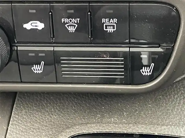 ホンダ Ｎ ＢＯＸ L 愛知県 2022(令4)年 2.1万km プラチナホワイトパール 純正ナビ　バックカメラ　シートヒーター　前後ドラレコ　ＥＴＣ　両側パワスラ　ホンダセンシング　衝突軽減　追従クルコン　電動パーキング　ＬＥＤオートライト　リヤパーキングセンサー　純正フロアマット　禁煙