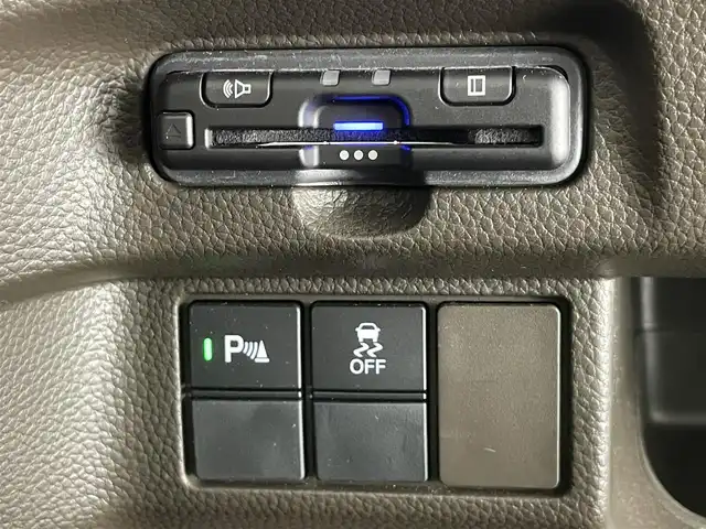 ホンダ Ｎ ＢＯＸ L 愛知県 2022(令4)年 2.1万km プラチナホワイトパール 純正ナビ　バックカメラ　シートヒーター　前後ドラレコ　ＥＴＣ　両側パワスラ　ホンダセンシング　衝突軽減　追従クルコン　電動パーキング　ＬＥＤオートライト　リヤパーキングセンサー　純正フロアマット　禁煙