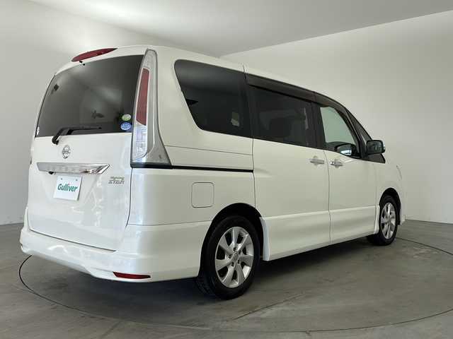 日産 セレナ ハイウェイスター Jパッケージ 兵庫県 2011(平23)年 7.6万km ブリリアントホワイトパール ・純正ナビ/CD/DVD/TV/HDD/Bluetooth/USB/・バックカメラ/・ビルトインETC/・クルーズコントロール/・両側パワースライドドア/・デュアルエアコン/・HIDヘッドライト/・オートライト/・フォグランプ/・スマートキー/・ウインカー付きドアミラー