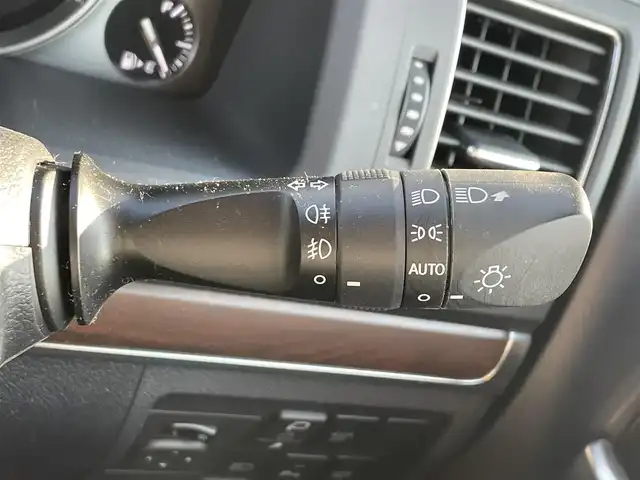 トヨタ ランドクルーザー ZX 滋賀県 2019(令1)年 2.2万km ブラック 純正SDナビ/(フルセグTV CD DVD Bluetooth USB)/サンルーフ/センターコンソールクーラーBOX/全方位カメラ/後席モニター×２(ヘッドレスト着用)/トヨタセーフティセンス/・衝突軽減ブレーキ/・車線逸脱警報/・オートハイビーム/・レーダークルーズコントロール/レザーシート/シートヒーター・ベンチレーション/パワーシート/電動格納サードシート/パワーバックドア/ウッドコンビステアリング/ステアリングリモコン/プッシュスタート/スマートキー/ドライブレコーダー/ETC2.0/電動格納ミラー/LEDヘッドライト/オートライト/純正フロアマット