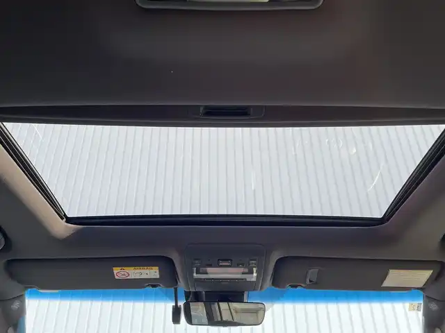 トヨタ ランドクルーザー ZX 滋賀県 2019(令1)年 2.2万km ブラック 純正SDナビ/(フルセグTV CD DVD Bluetooth USB)/サンルーフ/センターコンソールクーラーBOX/全方位カメラ/後席モニター×２(ヘッドレスト着用)/トヨタセーフティセンス/・衝突軽減ブレーキ/・車線逸脱警報/・オートハイビーム/・レーダークルーズコントロール/レザーシート/シートヒーター・ベンチレーション/パワーシート/電動格納サードシート/パワーバックドア/ウッドコンビステアリング/ステアリングリモコン/プッシュスタート/スマートキー/ドライブレコーダー/ETC2.0/電動格納ミラー/LEDヘッドライト/オートライト/純正フロアマット