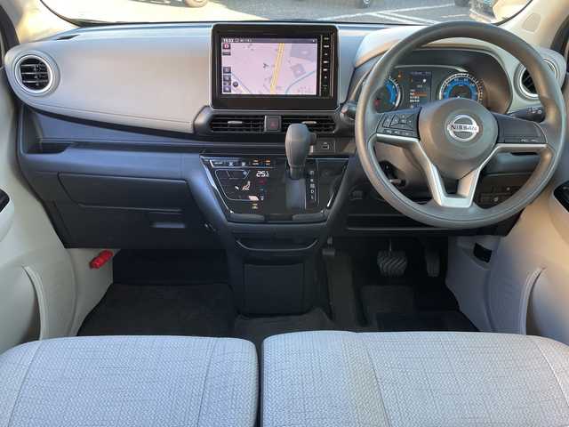 日産 デイズ X 千葉県 2022(令4)年 1.4万km フローズンバニラパール/アッシュブラウンM ９インチナビＭＭ２２２Ｄ－Ｌ　全方位カメラ　フルセグ　ＢＴ　ＨＤＭＩ　ＵＳＢ　スマートキー　プッシュスタート　エマージェンシーブレーキ　フローズンバニラパールツートンカラー　１４インチＡＷ