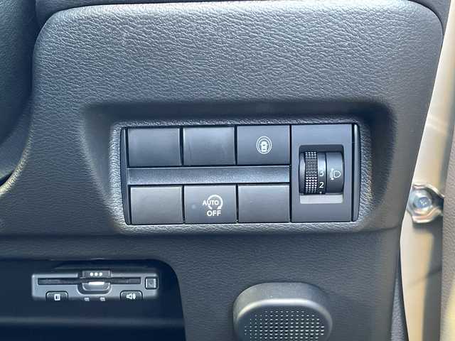 日産 デイズ X 千葉県 2022(令4)年 1.4万km フローズンバニラパール/アッシュブラウンM ９インチナビＭＭ２２２Ｄ－Ｌ　全方位カメラ　フルセグ　ＢＴ　ＨＤＭＩ　ＵＳＢ　スマートキー　プッシュスタート　エマージェンシーブレーキ　フローズンバニラパールツートンカラー　１４インチＡＷ