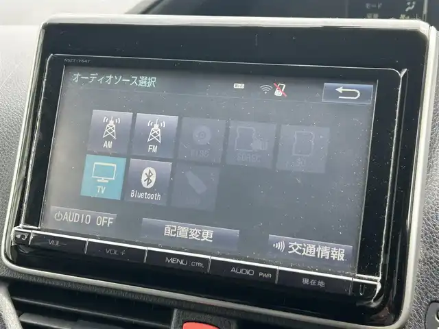 トヨタ ヴォクシー ZS 道東・釧路十勝 2014(平26)年 7.9万km ホワイトパールクリスタルシャイン 4WD/寒冷地仕様/モデリスタエアロ/サンルーフ/純正9インチナビ/(AM FM CD DVD BT フルセグTV)/バックカメラ/両側パワースライドドア/社外AW付冬タイヤ4本積込/コーナーセンサー/ビルトインETC/プッシュスタート/スマートキー/LEDヘッドライト/フォグランプ/革調シートカバー