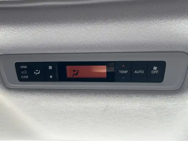 トヨタ ヴォクシー ZS 道東・釧路十勝 2014(平26)年 7.9万km ホワイトパールクリスタルシャイン 4WD/寒冷地仕様/モデリスタエアロ/サンルーフ/純正9インチナビ/(AM FM CD DVD BT フルセグTV)/バックカメラ/両側パワースライドドア/社外AW付冬タイヤ4本積込/コーナーセンサー/ビルトインETC/プッシュスタート/スマートキー/LEDヘッドライト/フォグランプ/革調シートカバー