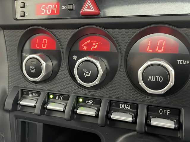 トヨタ ８６ GT 千葉県 2016(平28)年 7.8万km アズライトブルー 6速MT/純正7インチSDナビ/CD BT MSV SD フルセグ/バックカメラ/クルーズコントロール/HIDオートライト/純正17インチアルミホイール/革巻きステアリング/ヘッドライトレベライザー/純正フロアマット/ドアバイザー/スマートキー/プッシュスタート/ETC
