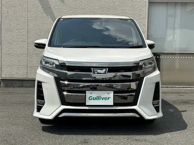 トヨタ ノア Si ダブルバイビーⅡ 大阪府 2020(令2)年 8.2万km ホワイトパールクリスタルシャイン ワンオーナー/純正９インチナビ（NSZT-Y68T）/（フルセグ／ＢＴ／ＣＤ／ＤＶＤ）/クルーズコントロール/バックモニター/前後コーナーセンサー/衝突軽減システム/レーンキープアシスト/両側パワースライドドア/ブラックハーフレザーシート/LEDヘッドライト/純正ＥＴＣ/純正１６インチＡＷ/保証書/スペアキーX1