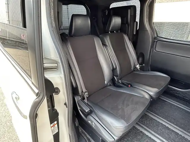 トヨタ ノア Si ダブルバイビーⅡ 大阪府 2020(令2)年 8.2万km ホワイトパールクリスタルシャイン ワンオーナー/純正９インチナビ（NSZT-Y68T）/（フルセグ／ＢＴ／ＣＤ／ＤＶＤ）/クルーズコントロール/バックモニター/前後コーナーセンサー/衝突軽減システム/レーンキープアシスト/両側パワースライドドア/ブラックハーフレザーシート/LEDヘッドライト/純正ＥＴＣ/純正１６インチＡＷ/保証書/スペアキーX1
