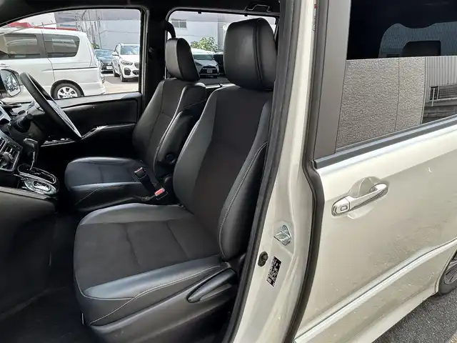 トヨタ ノア Si ダブルバイビーⅡ 大阪府 2020(令2)年 8.2万km ホワイトパールクリスタルシャイン ワンオーナー/純正９インチナビ（NSZT-Y68T）/（フルセグ／ＢＴ／ＣＤ／ＤＶＤ）/クルーズコントロール/バックモニター/前後コーナーセンサー/衝突軽減システム/レーンキープアシスト/両側パワースライドドア/ブラックハーフレザーシート/LEDヘッドライト/純正ＥＴＣ/純正１６インチＡＷ/保証書/スペアキーX1