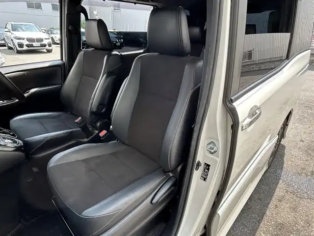 トヨタ ノア Si ダブルバイビーⅡ 大阪府 2020(令2)年 8.2万km ホワイトパールクリスタルシャイン ワンオーナー/純正９インチナビ（NSZT-Y68T）/（フルセグ／ＢＴ／ＣＤ／ＤＶＤ）/クルーズコントロール/バックモニター/前後コーナーセンサー/衝突軽減システム/レーンキープアシスト/両側パワースライドドア/ブラックハーフレザーシート/LEDヘッドライト/純正ＥＴＣ/純正１６インチＡＷ/保証書/スペアキーX1