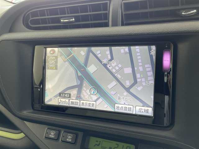 トヨタ アクア S 千葉県 2014(平26)年 2.5万km シルバーM 純正メモリナビ【NSLN-W62】/・フルセグTV/BT/ラジオ/バックカメラ/ETC/キーレスエントリー/純正フロアマット/取扱説明書/保証書/スペアキー